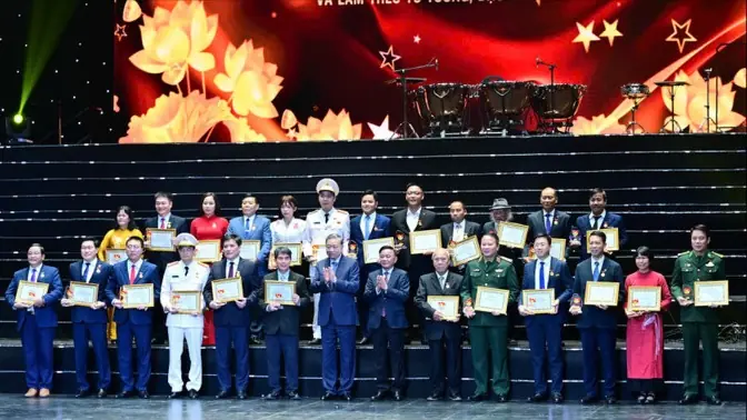 Truyền cảm hứng về khát vọng xây dựng Việt Nam thịnh vượng